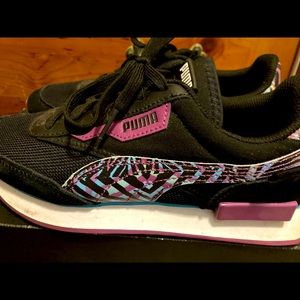 Puma women’s 7.5 sneakers